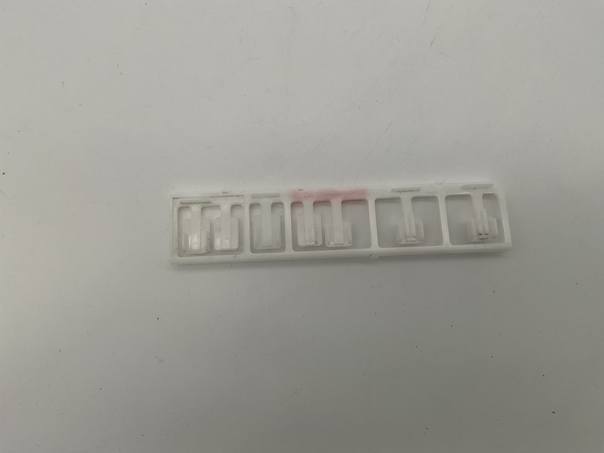 1373205 Boutons de panneau de commande pour laveuse Frigidaire d'origine (OEM) 137320500