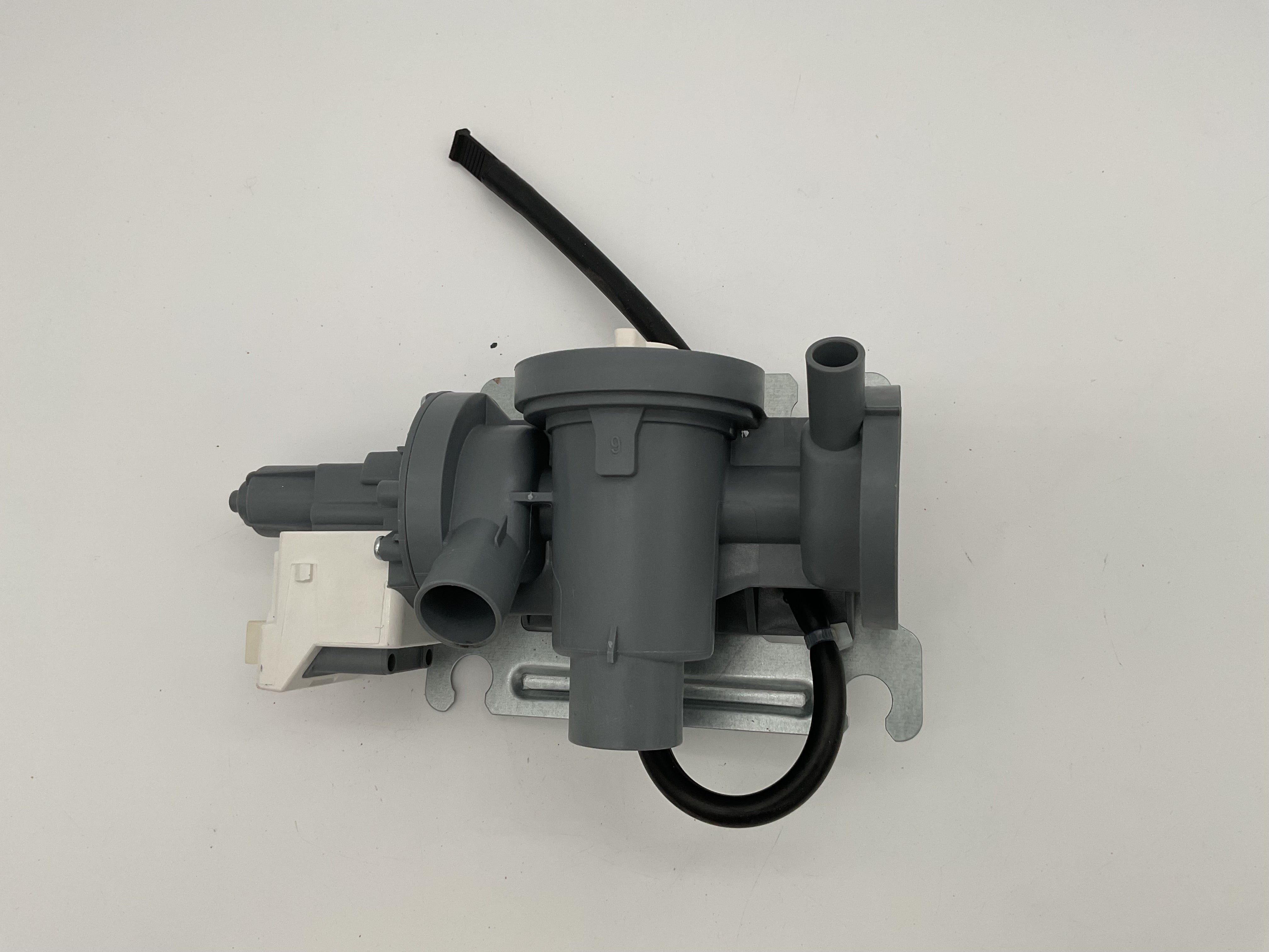 W11747098 Genuine OEM Whirlpool Washer Water Pump W11718113