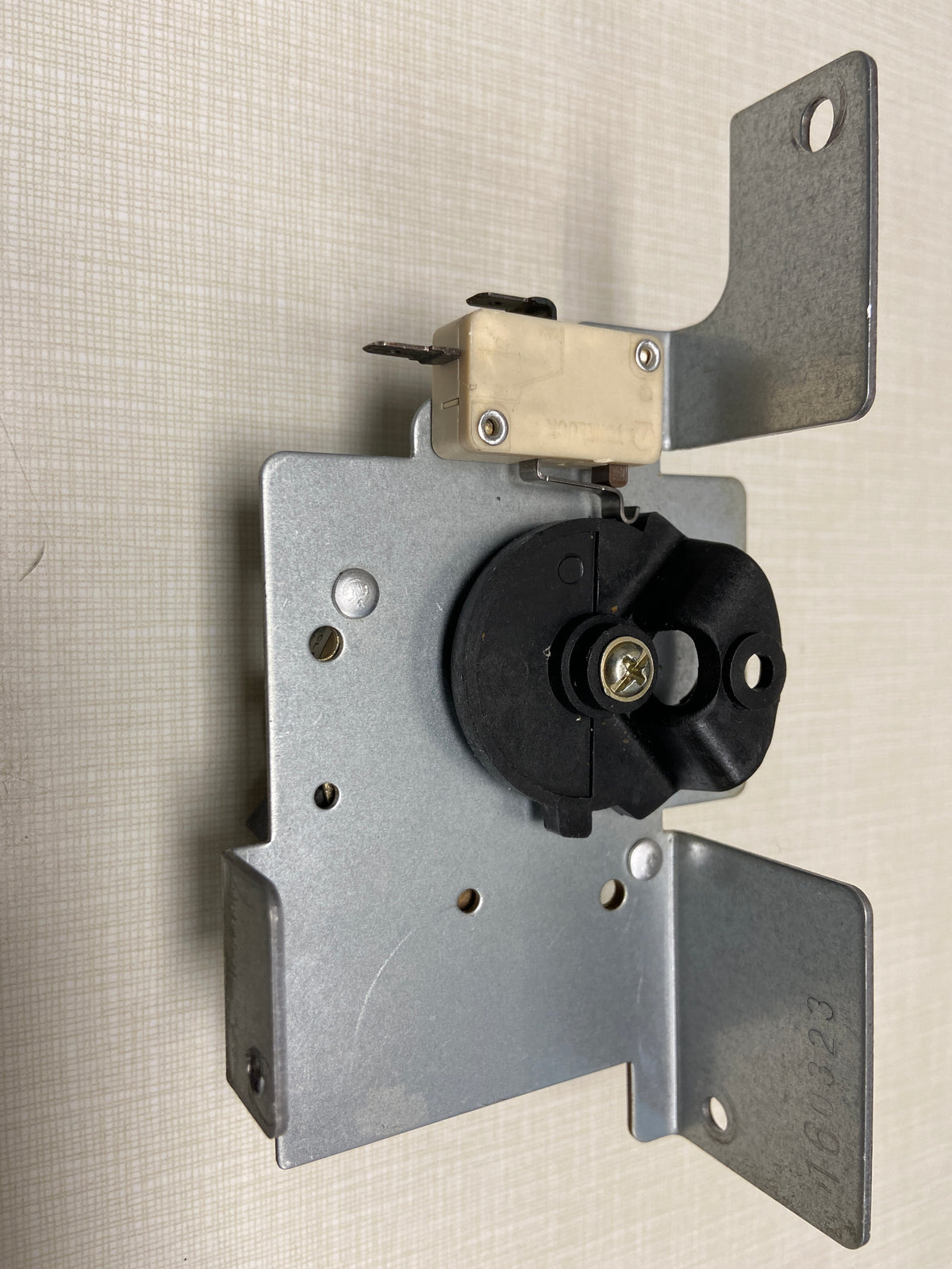 Moteur de verrouillage de porte de cuisinière Frigidaire Kenmore 316464300