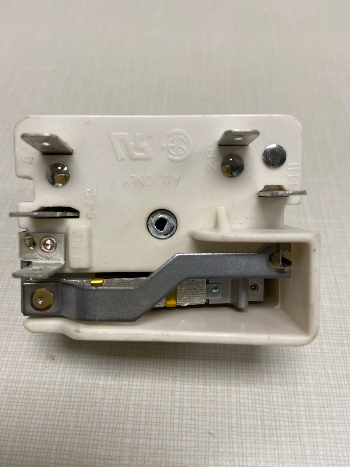 Commutateur de contrôle infini pour brûleur de cuisinière Frigidaire Kenmore 316436000