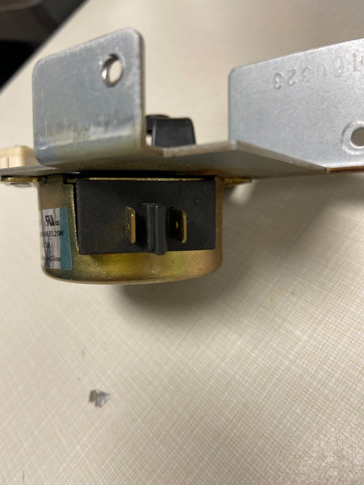 Moteur de verrouillage de porte de cuisinière Frigidaire Kenmore 316464300