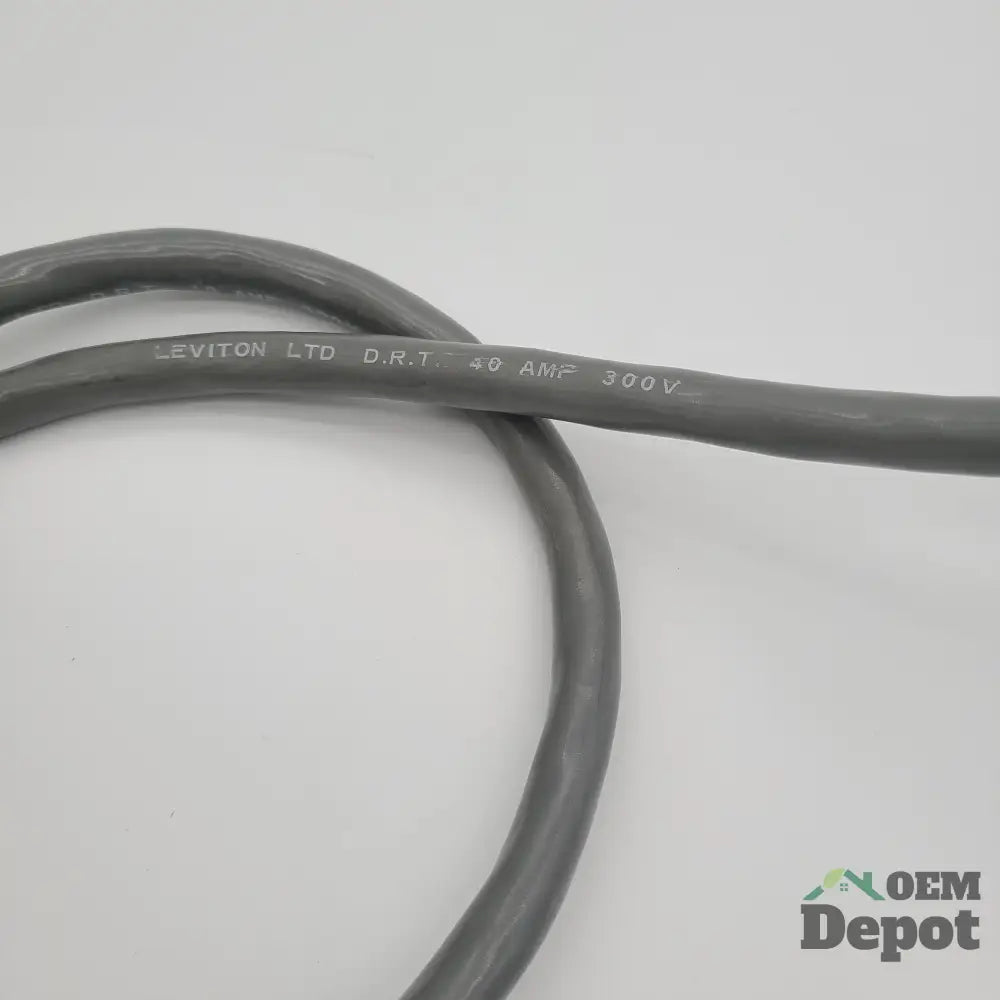 Cordon d'alimentation Leviton NEMA 14-50P pour cuisinière / véhicule électrique / soudeuse, 40 A, 300 V, fiche à 4 broches