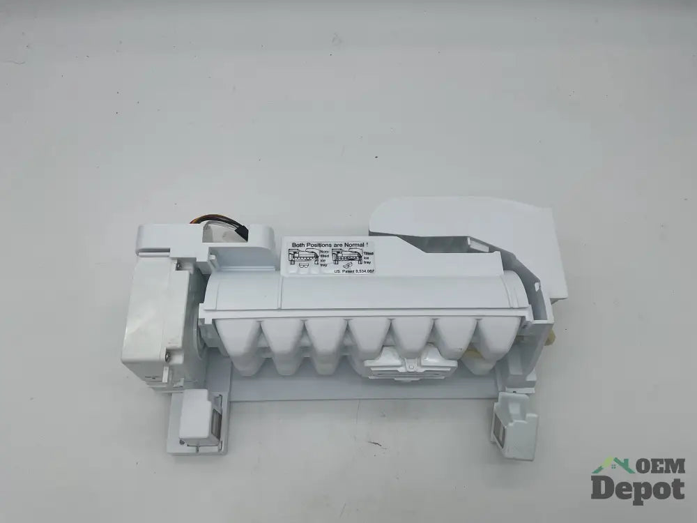 Ensemble machine à glaçons pour réfrigérateur LG AEQ73110210